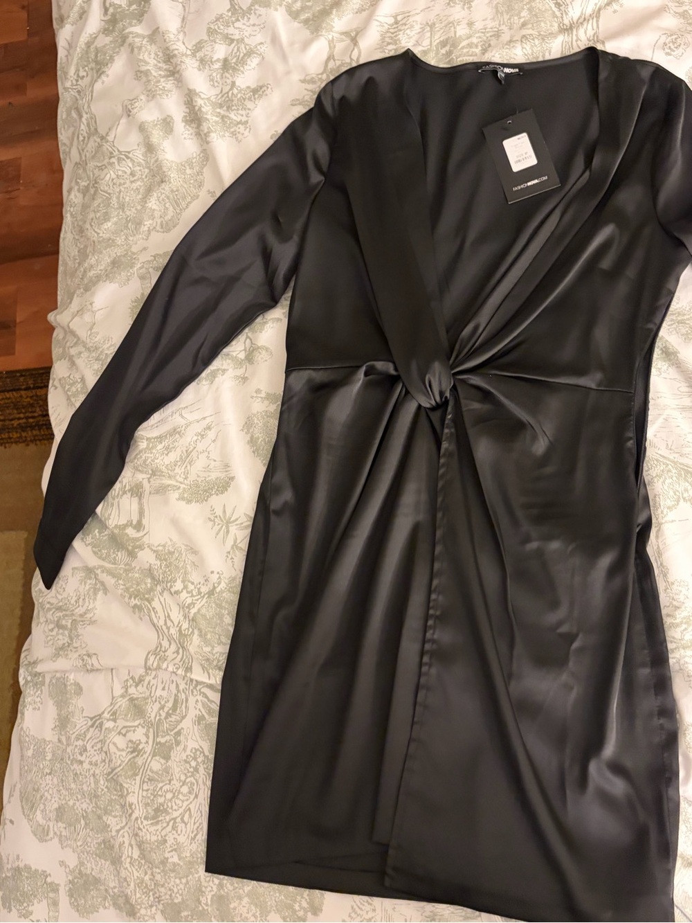 Fashion Nova Black Satin Twist-Knot Long Sleeve Dress